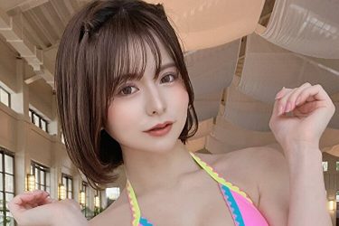 M字美女・紅羽祐美のキュートな魅力炸裂