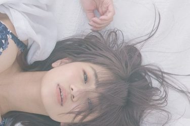 ななせ結衣、淫らに乱れ…光浴びる蠱惑な美ボディ