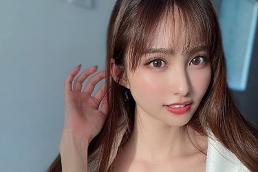 花咲れあ、黒ランジェリーの美女