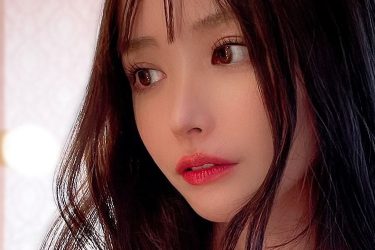 イヨリーヌ、逆に嬉しい手ブラ