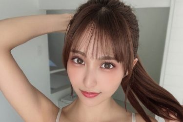 花咲れあ、白ブラのポニテ美女