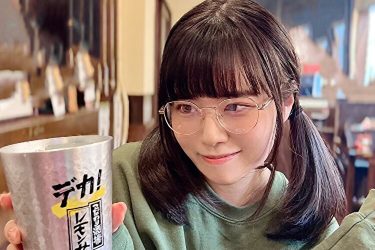 東雲うみ、酒豪女子はムッチリ美ボディ