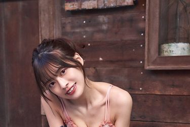 藤田いろは、サロペットから元気いっぱいの美谷間