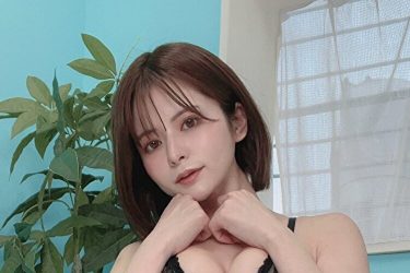 紅羽祐美の上も下も良き…美麗M字カット公開