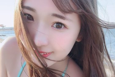 藤田あずさ、柔肌光る真冬のビキニショット