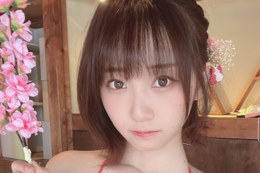 伊織もえ、着物ランジェリーに春めく白肌