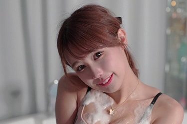 相原美咲、くっきり美谷間の泡ボディ