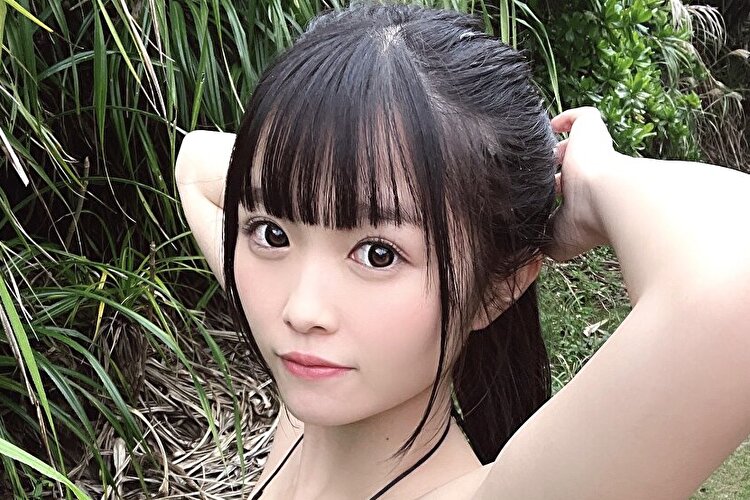 滝川みる、野外ではダメかもしれない超極小ビキニの画像1