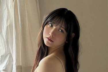 あまつまりな、究極の肢体…ヒップと手足の完璧な対比