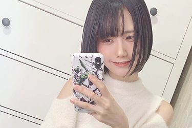 かれしちゃん、刺激強めな脱ぎ脱ぎセルフィ2連発