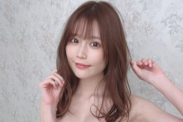 小日向ゆか、レース水着から見えるうっとりS字ボディ