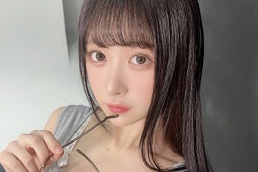 真島なおみ、眼鏡カノジョのご褒美谷間