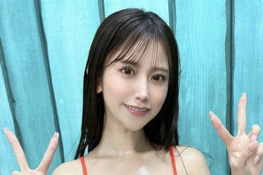 名取くるみ、テカテカボディで衝撃ハミパイ