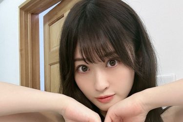 メイリ、重量感ヤバい美バストむぎゅ