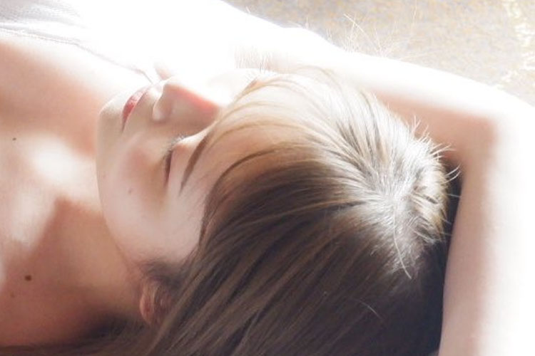 新谷姫加、美白美麗のモーニングショットの画像1