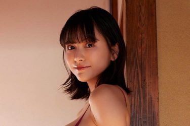 鈴木聖、横パイふっくらな美ボディ