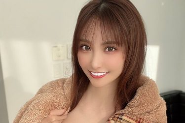 花咲れあ、テディベア風ランジェリーショット