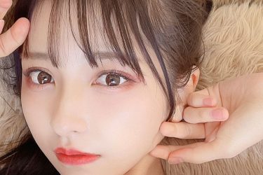 十味、仰向け美谷間の誘惑