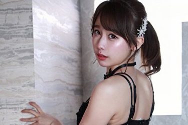 相原美咲、ぷるんとハリ艶ヒップのバックショット