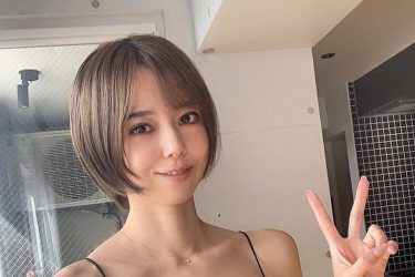 絃花みき、ピチピチキャミのこんもり美バスト