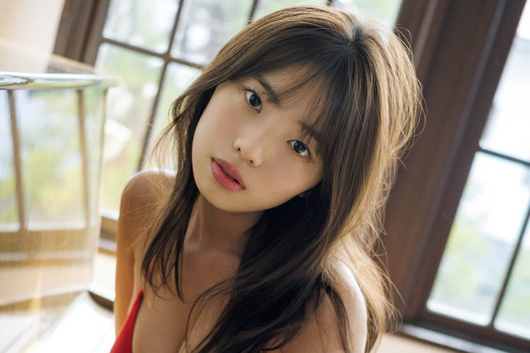 菊地姫奈、あどけない顔立ちとのギャップがすごいグラマラスボディの画像1