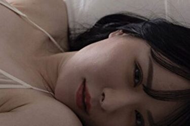 笹井絢乃、危険度MAXな極小シースルーハイレグ