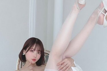 けんけん、大胆脚上げスタイルで特上ヒップ