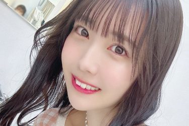 天羽希純、あざと無防備なオフィスの後輩