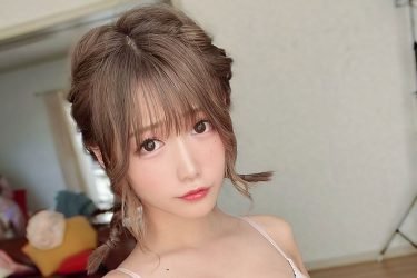 篠原みなみ、ご奉仕ランジェリーショット