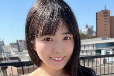 東雲うみ、清純派の規格外バスト