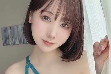 けんけん、優しげお姉さんの変形ビキニ