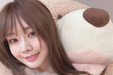 白川のぞみ、巨大テディより目立つ柔ふわバスト