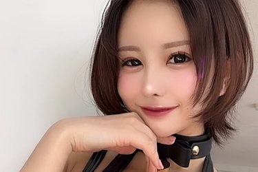 パピコ、キュートな表情と黒レザービキニ姿のギャップ