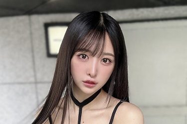 真島なおみ、タイトワンピの色っぽ美ボディ
