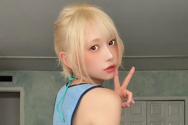 篠崎こころ、目覚めのふっくら美ヒップ