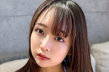 ゆうみ、無防備な「むぎゅ」と美胸でエール