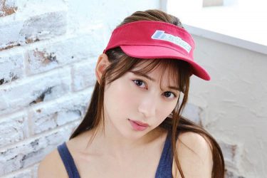 雪平莉左、スポーティー下着姿の色白美ボディ