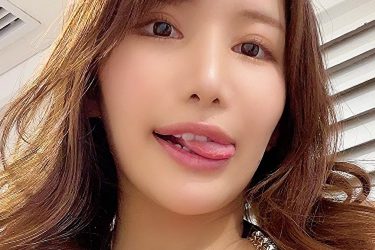 「どーーん!」琴井ありさ、ふっくら特大バスト2連発