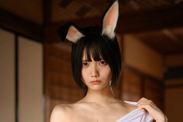 かれしちゃん、ノーブラTシャツのペロンバニー