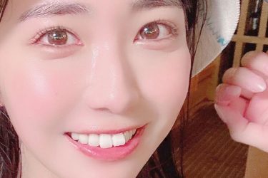 天羽希純、サウナで汗ばむ艶ボディ