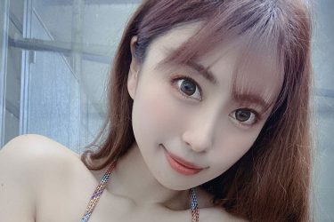 樹智子、ムニっとマシュマロ美谷間