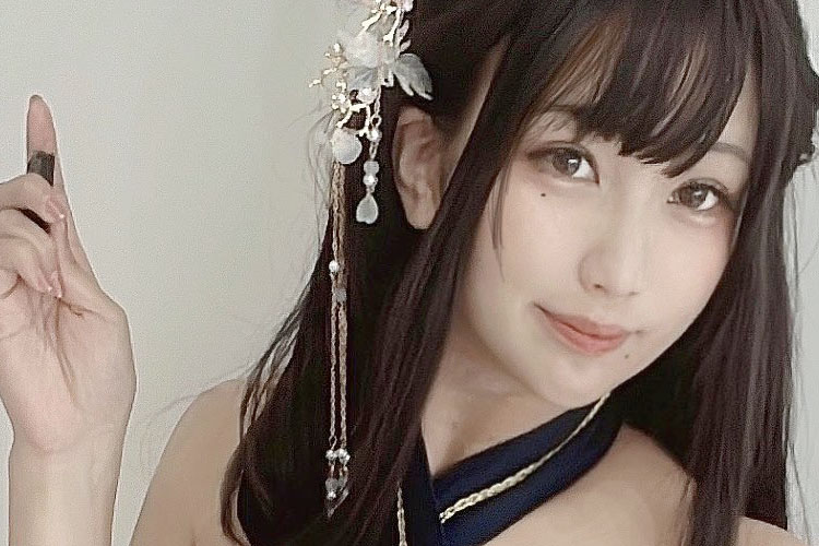 望月もち子、あっぱれ大露出の画像1