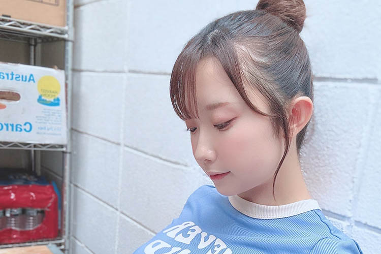 大河もも、レオタードを自ら「くぃっ!」と超鋭角に食い込ませの画像1