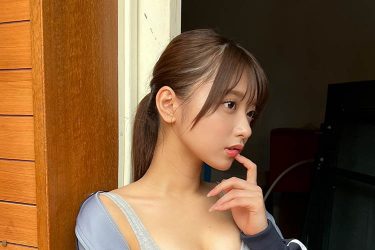 まるぴ、スポーティに輝く谷間と美貌