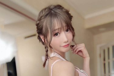 篠原みなみ、下着エプロン姿の無防備な彼女