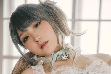 あまつまりな、純白のお人形ショット