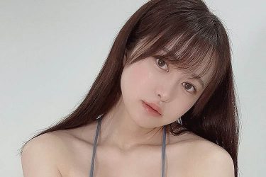 伊藤しずな、ふっくらバストと魅惑の腰つき