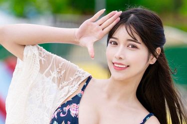 七瀬なな、梅雨の憂鬱を吹き飛ばす爽やかビキニショット