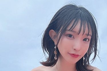 まいてぃ、超極小変形ビキニのギリギリショット