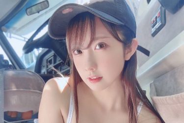 大河もも、白ふわ美胸でドライブのお誘い